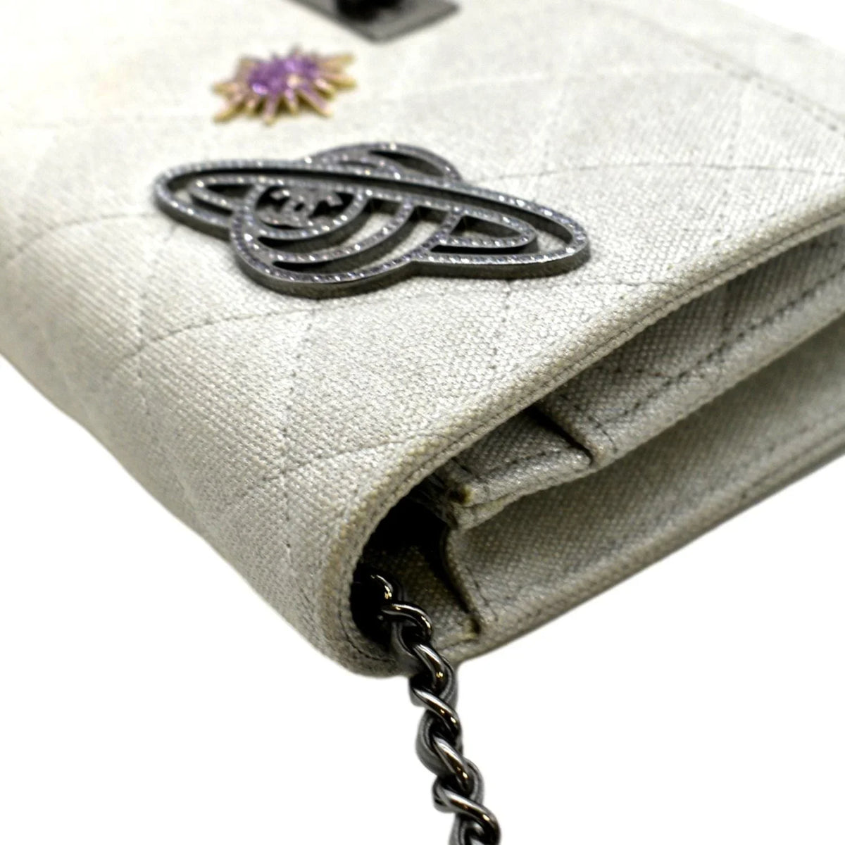 Pre-Owned Classic Quilted Light Space Canvas 2.55 Grey Reissue WOC Charm Crossbody Bag