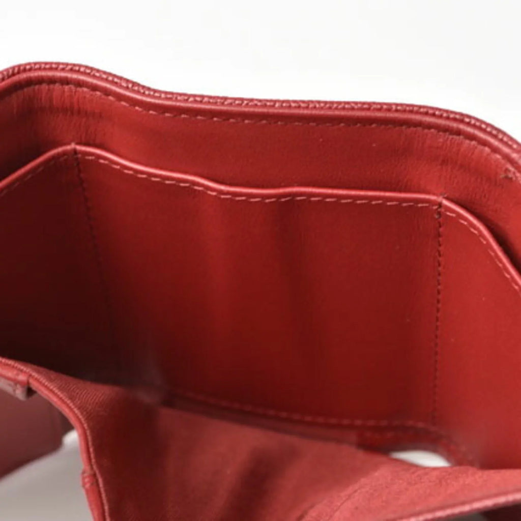 red skin Pre-Owned here (Like mark wallet caviar dark New)
